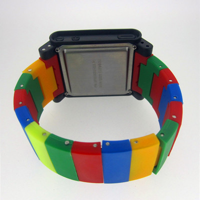 廣東東莞工廠大量生產(chǎn)銷售時(shí)尚多彩LCD觸屏手表